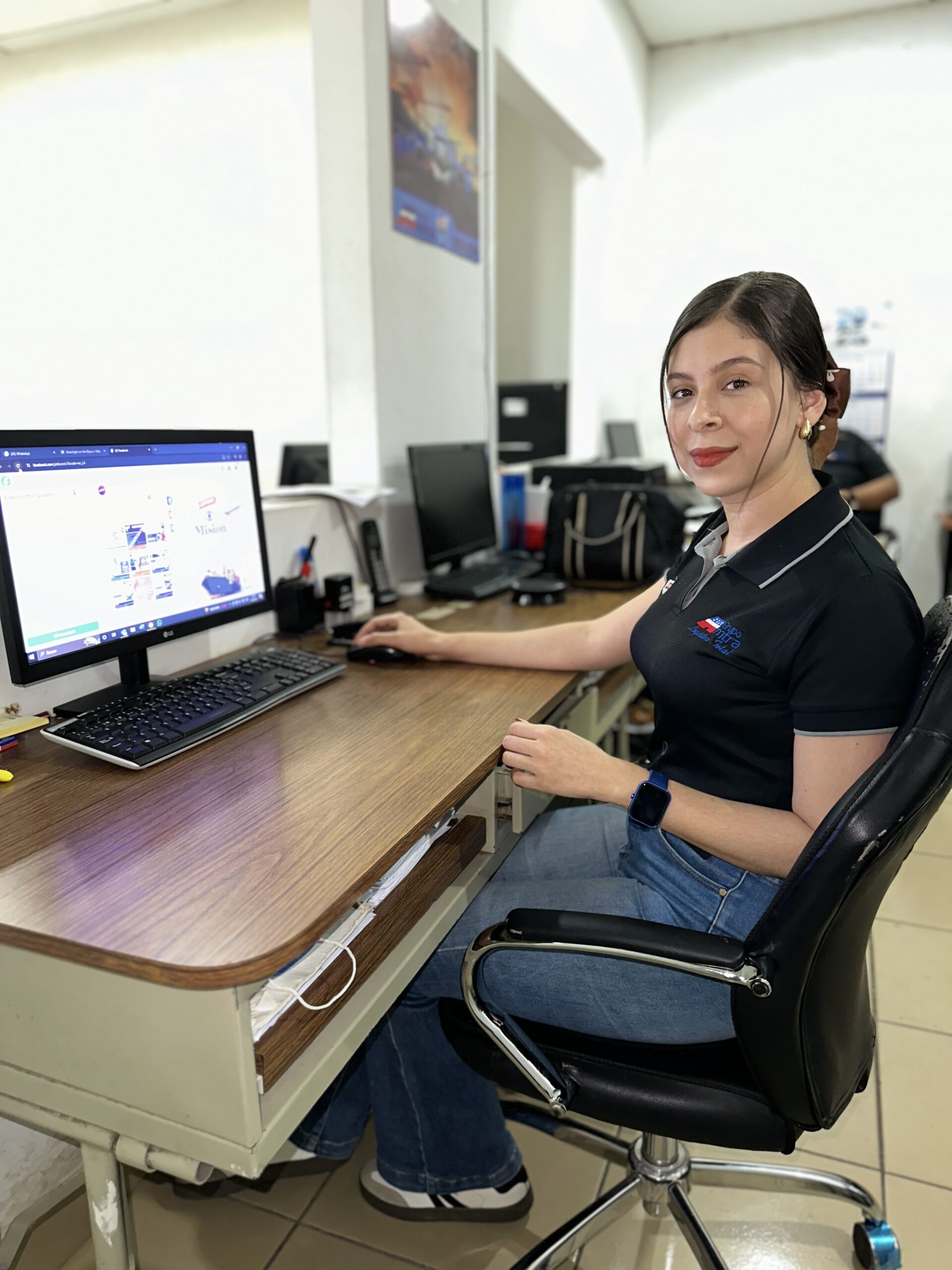 Katherine Mora — Coordinadora Courier